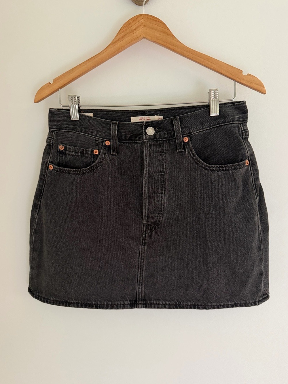 Levi’s Faded Black Button Fly Denim Mini Ribcage Skirt 29